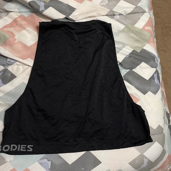 Better Bodies flow crop muscle  tank - Picture 1 of 2